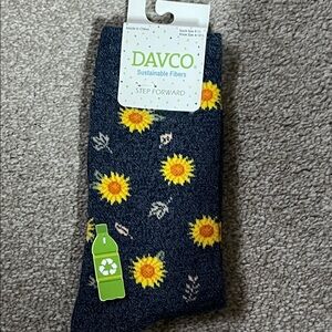 Davco Women's Sunflower Pattern Socks -